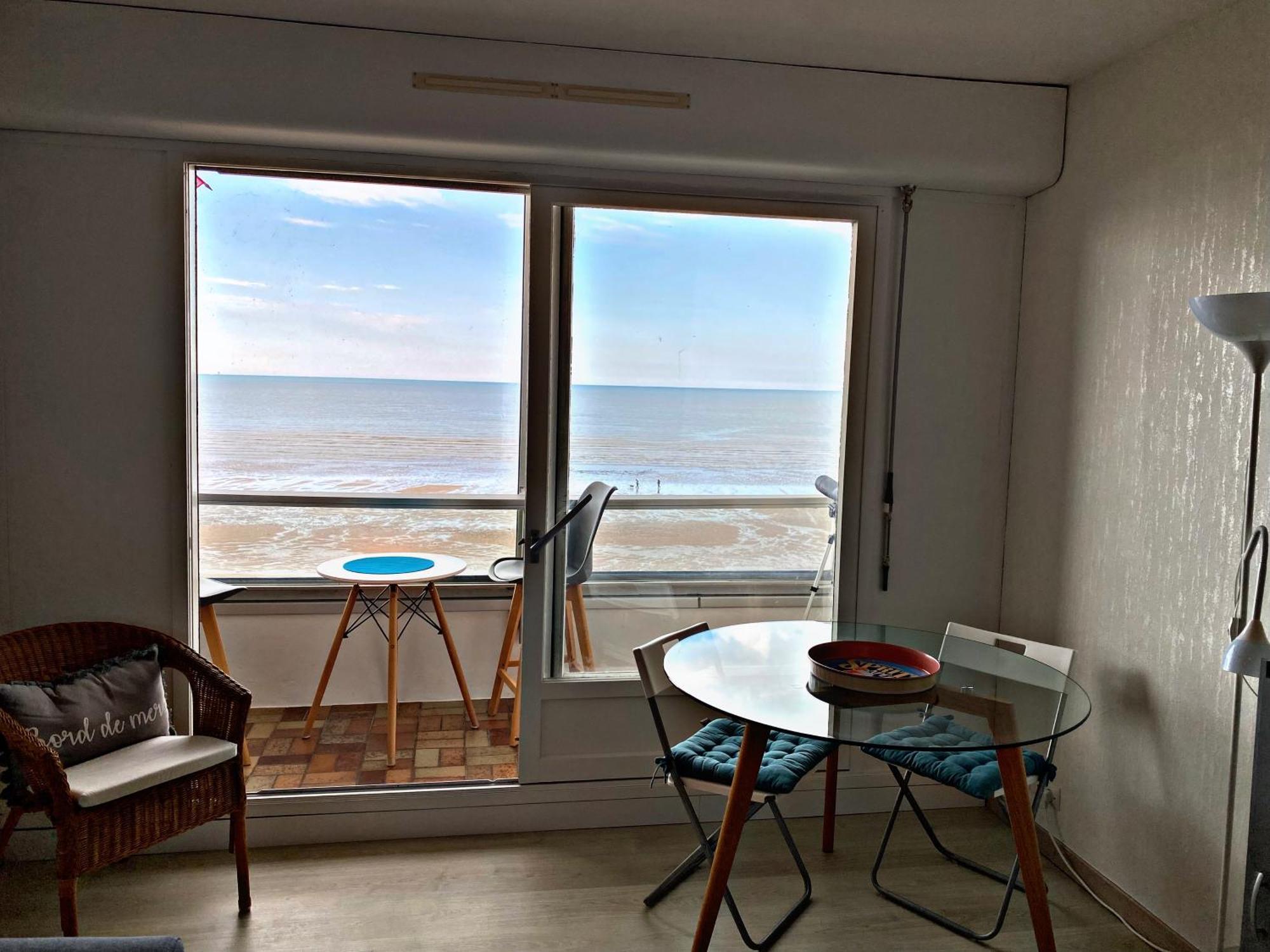 La Canadienne Courseulles-sur-Mer Extérieur photo